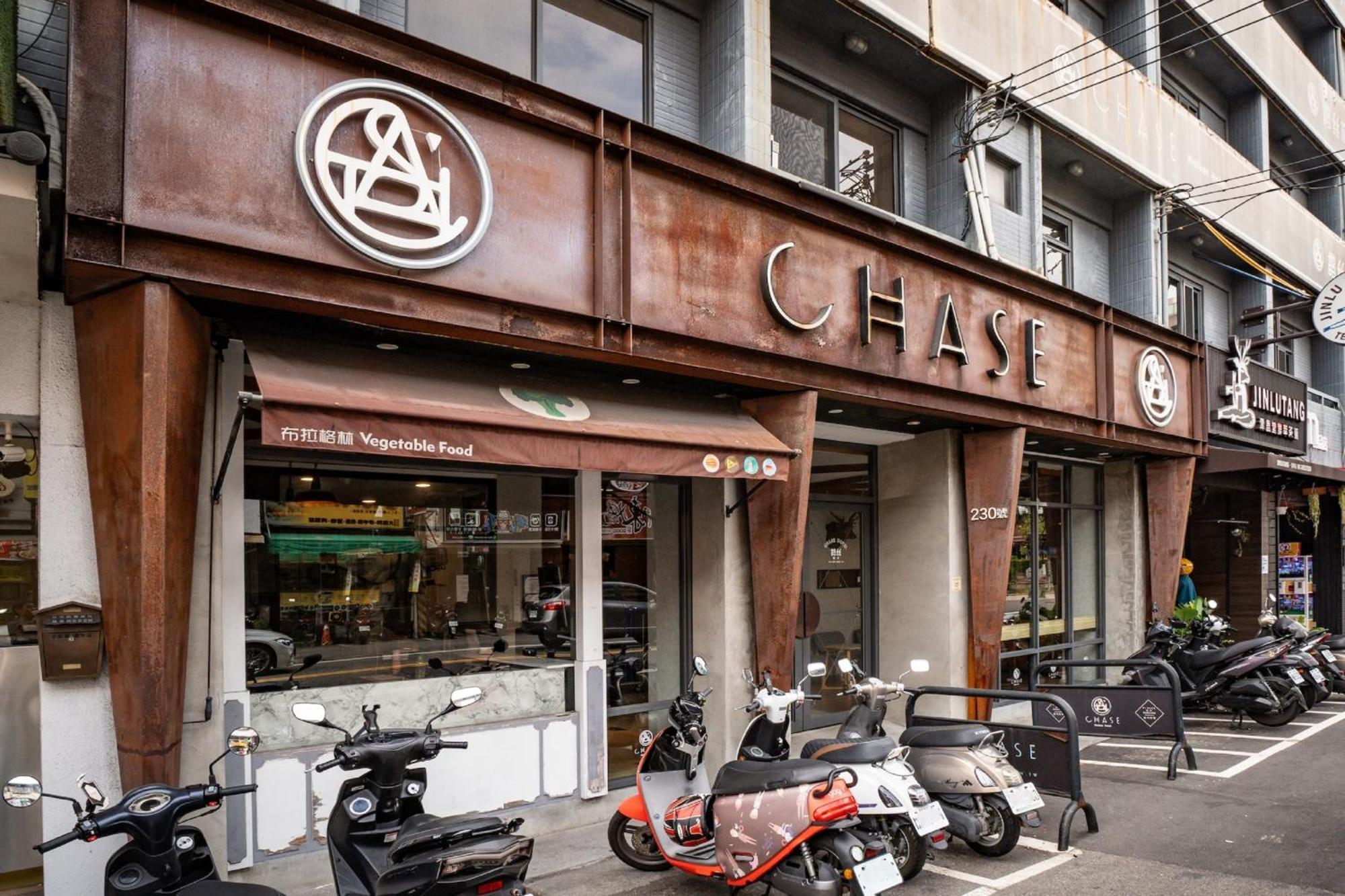 Chase Hotel Тайчжун Экстерьер фото